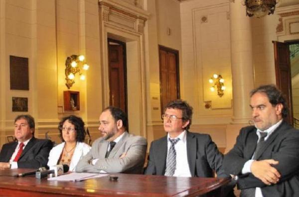 Los Diputados Rubeo, Saldaña, Brignoni y Urruty tanto como el Director Bulla, aqui presentando el Proyecto de RTS no fueron convocados ni invitados